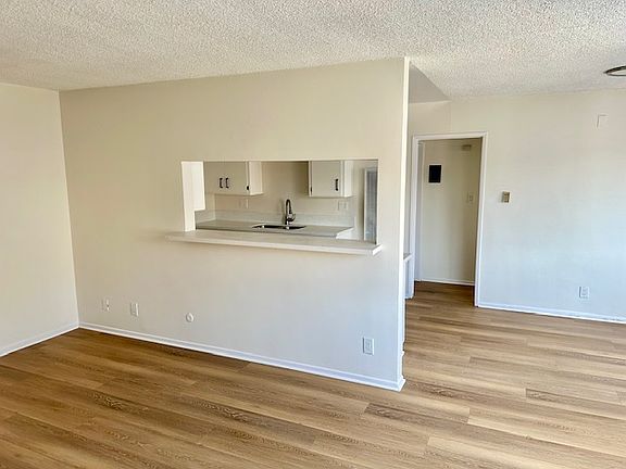 5th image of 2450 Colorado Blvd #7