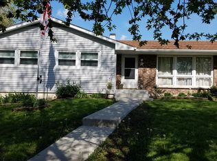 1106 Summit Dr, Lockport, IL 60441