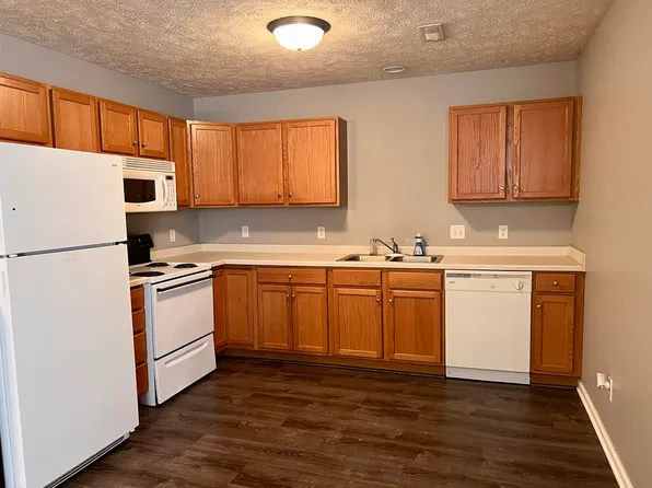 Good Credit and background checks required! Bedroom apartment close to the HUB in Marion has viny...