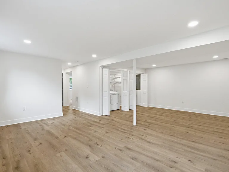 202 Leslie Ct — Photo 18
