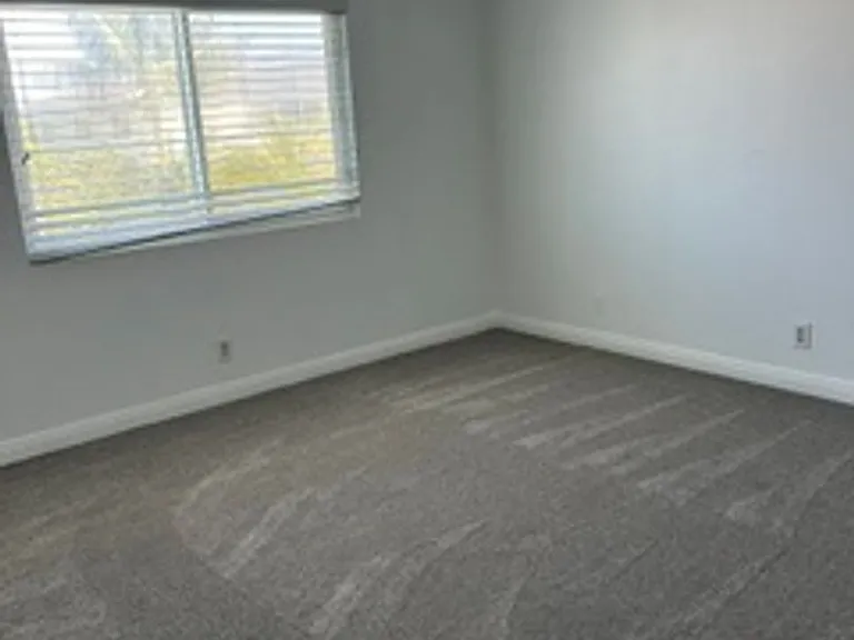 8591 Naples Dr — Photo 28