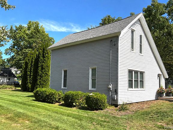 3rd image of 117 South St