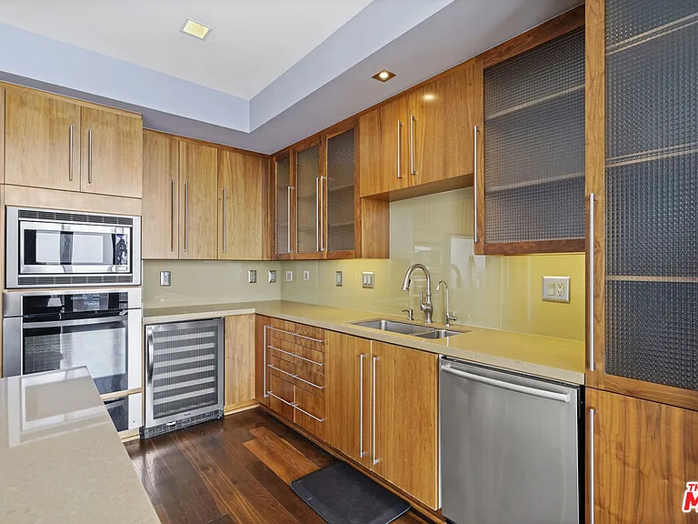 1100 Hope St #Penthouse 205 — Photo 8