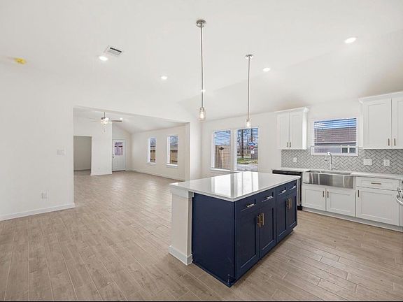 4th image of 1135 Santee Ct