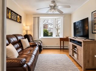 17 3rd School St, Bristol, RI 02809