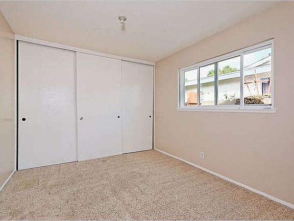 4th image of 4932 Aurora Dr