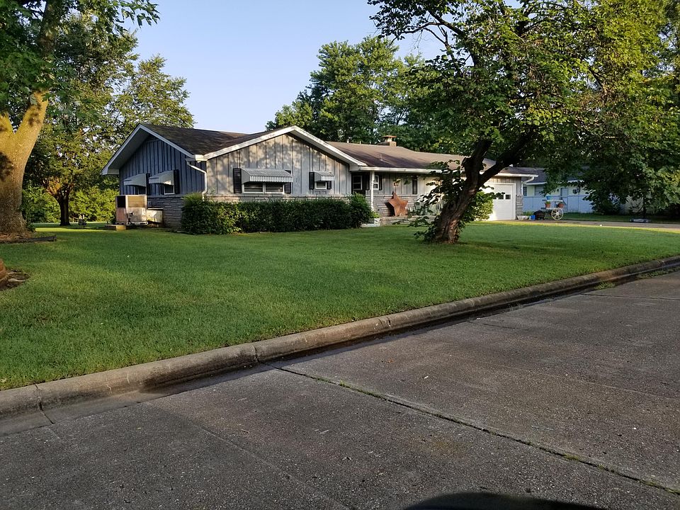 2nd image of 1225 Skyline Dr