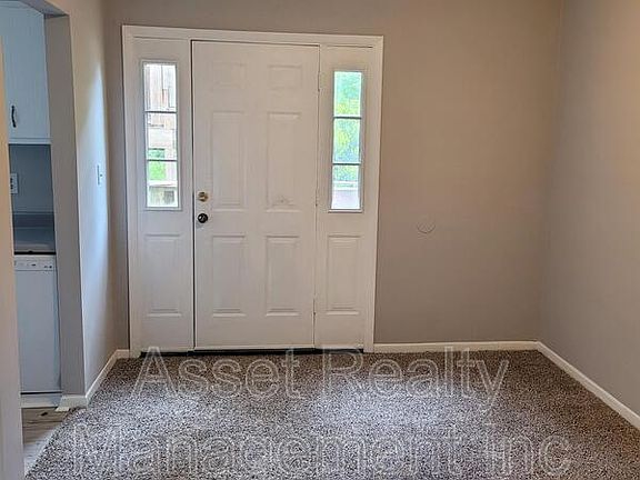 3rd image of 805 Flanders Ln APT 1
