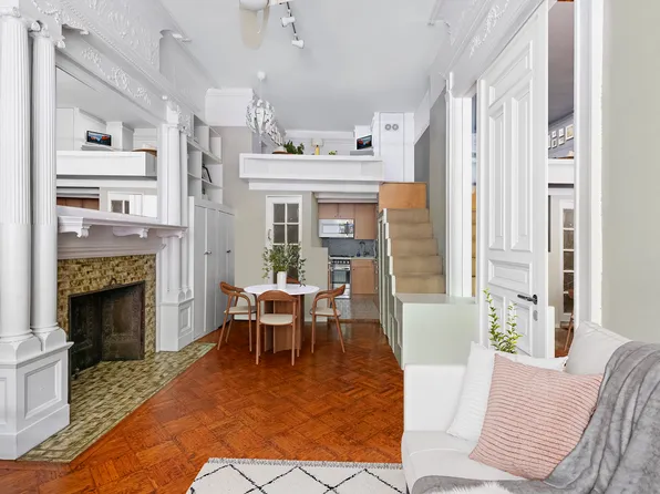 61 West 88th Street 1F image 2 of 11