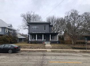 803 W Wood St #1W, Bloomington, IL 61701