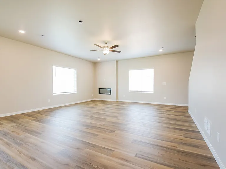 7325 Crystal Ave — Photo 5