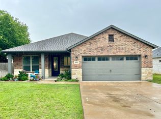 601 Mathew St, Grandview, TX 76050