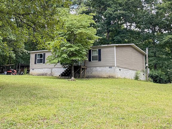2nd image of 102 Skyline Ct