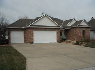 4208 NE Suwannee Dr, Lees Summit, MO 64064
