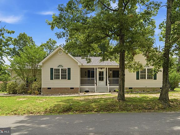 3rd image of 203 Freedom Rd