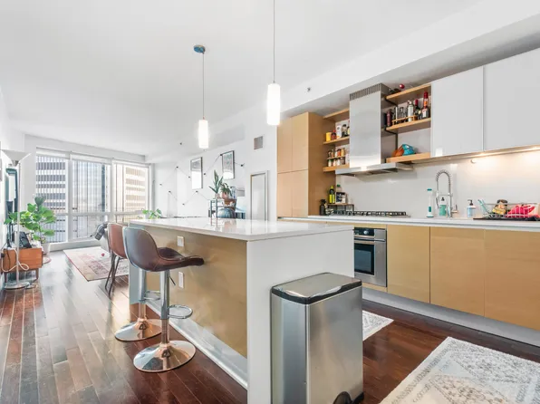 77 Hudson Street 1808 image 1 of 29