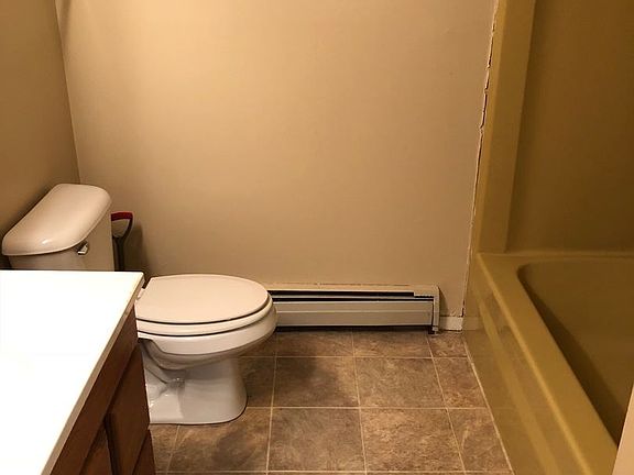 5th image of 101 N Williamsburg Dr APT B1