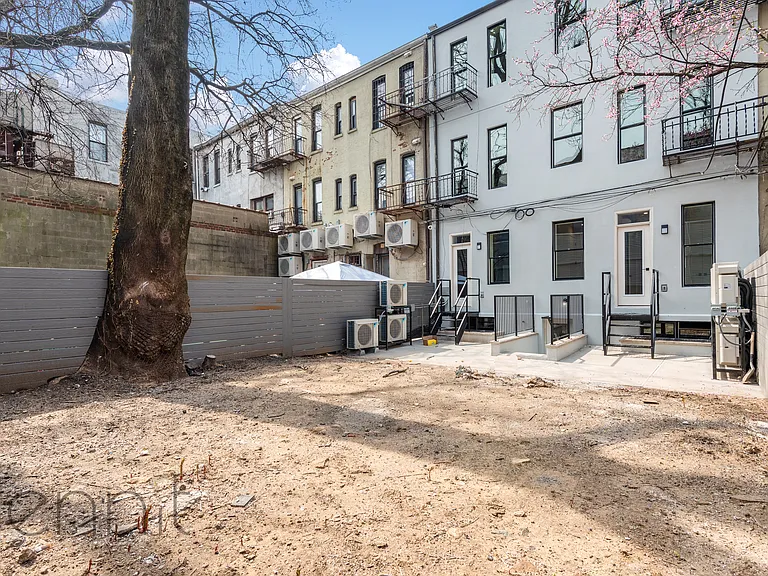 893 4th Ave #GARDEN — Photo 1
