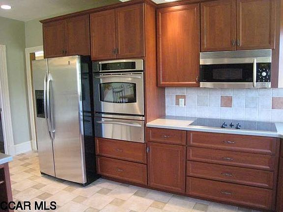 3rd image of 177 Stanford Dr