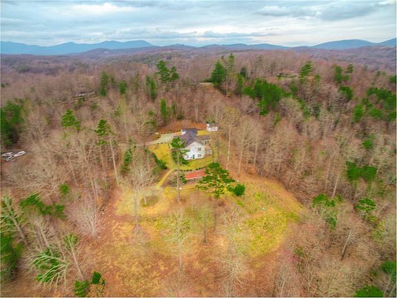 2nd image of 204 Sweet Apple Ln