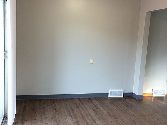 3rd image of 109 S 13th St