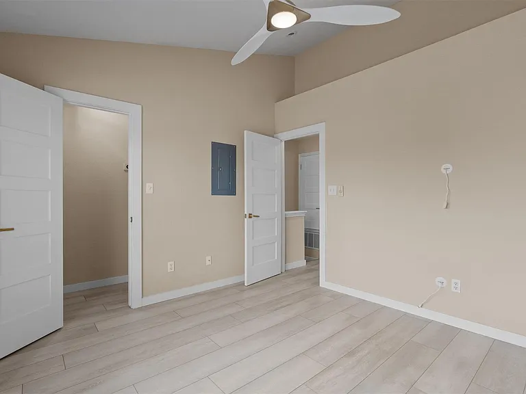 11901 Swearingen Dr #105 — Photo 17
