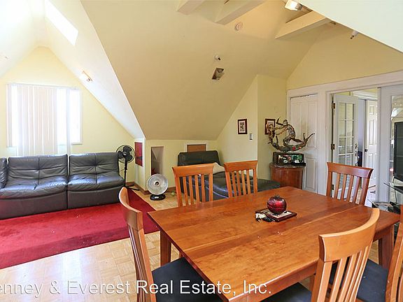 2nd image of 818 Hayes St APT 3
