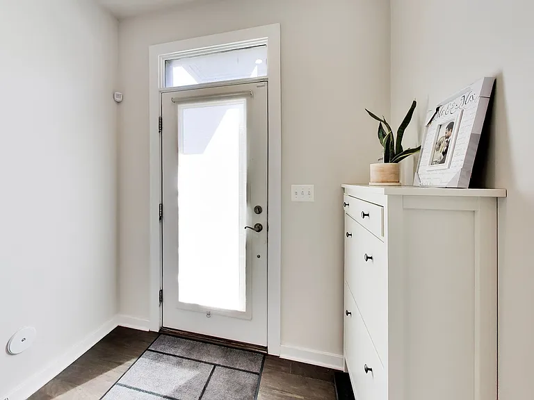 16212 Bushwick Pl — Photo 4
