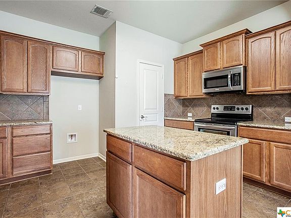 5th image of 415 Dandridge Dr