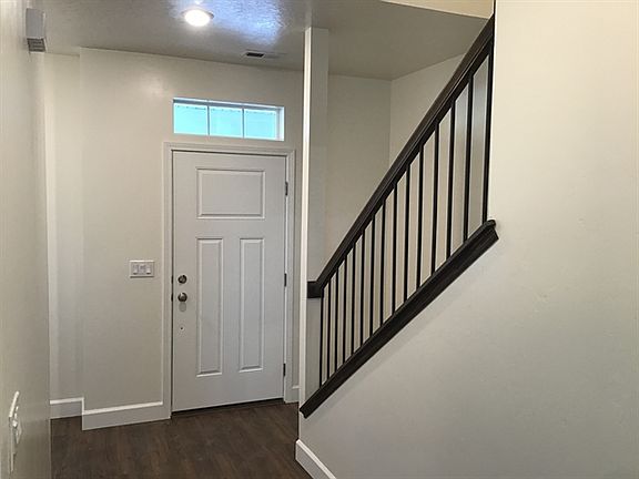 3rd image of 1156 N Wagon Way