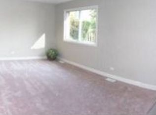 1136 Bramble Ct, Bolingbrook, IL 60490