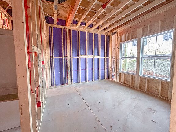 5th image of 205 Pond View Ct