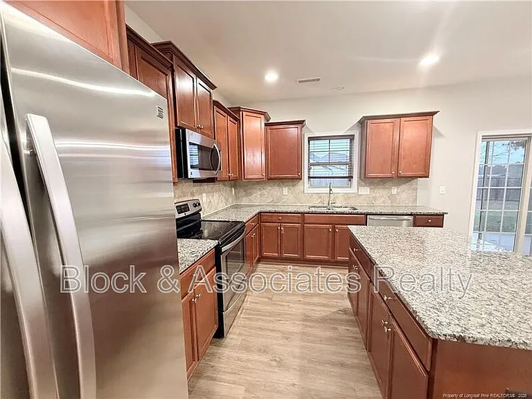 471 Century Dr — Photo 4