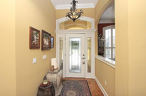 3rd image of 1055 W Dorchester Dr