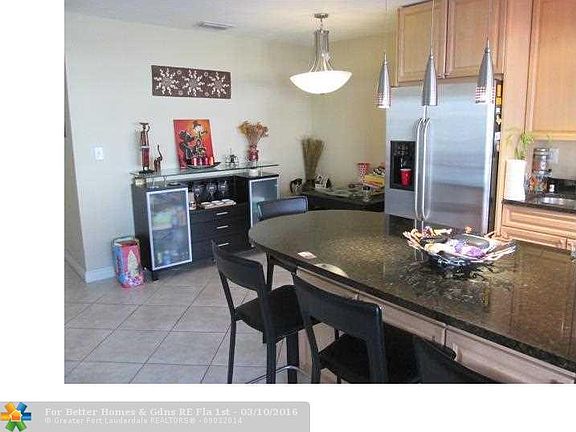 5th image of 2881 NE 32nd St APT 211