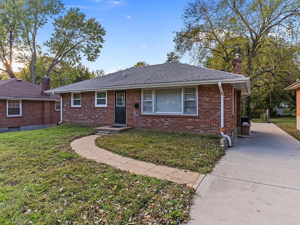 165 N New Florissant Rd
