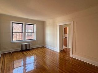 94-29 210th St #4F, Queens Village, NY 11428
