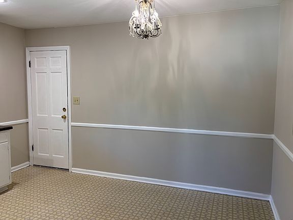 Kitchen, eat in area