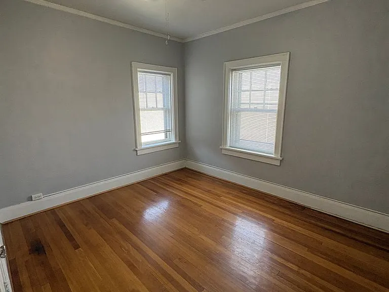 3870 Harney St — Photo 3