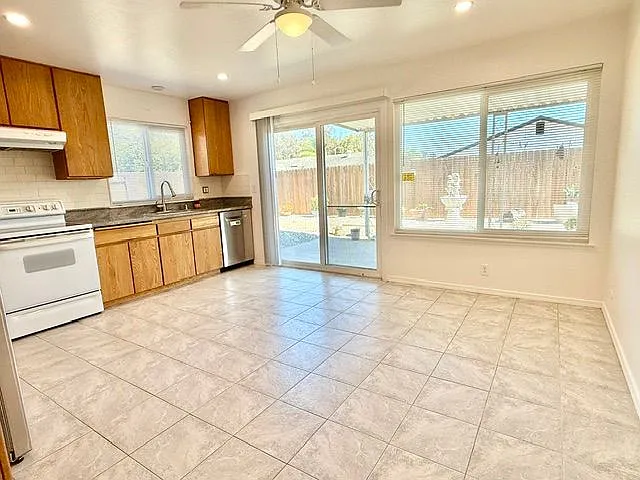6956 Dove St — Photo 3