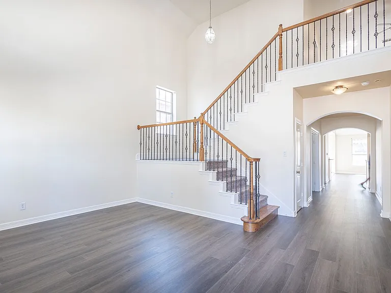 2905 Preston Ln — Photo 18