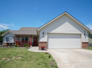 911 Coyote Dr, Junction City, KS 66441