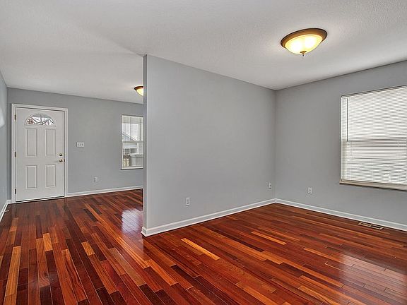 4th image of 3211 E 5th Ave