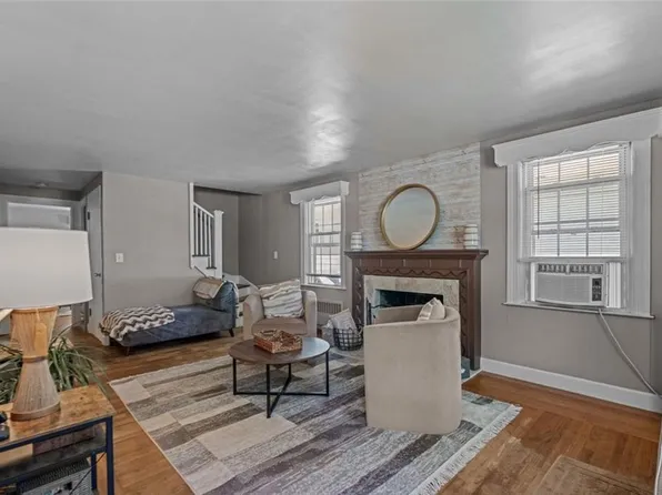 24 Ruxton St, Cranston, RI 02910