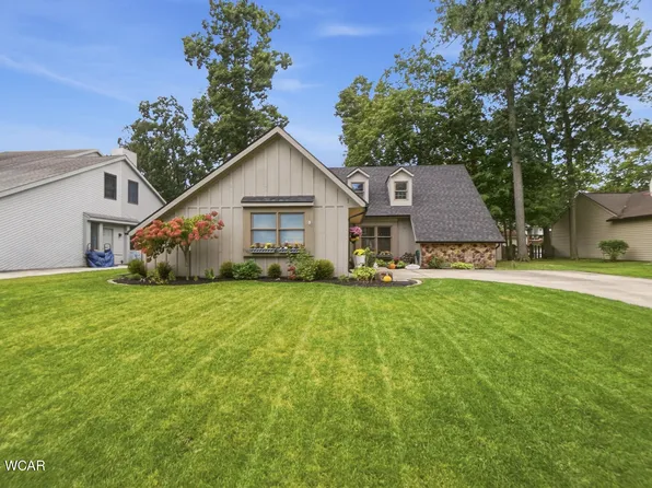 2825 Shadowood Dr, Lima, OH 45805