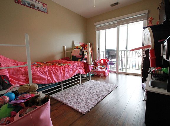 5th image of 4012 W 105th St