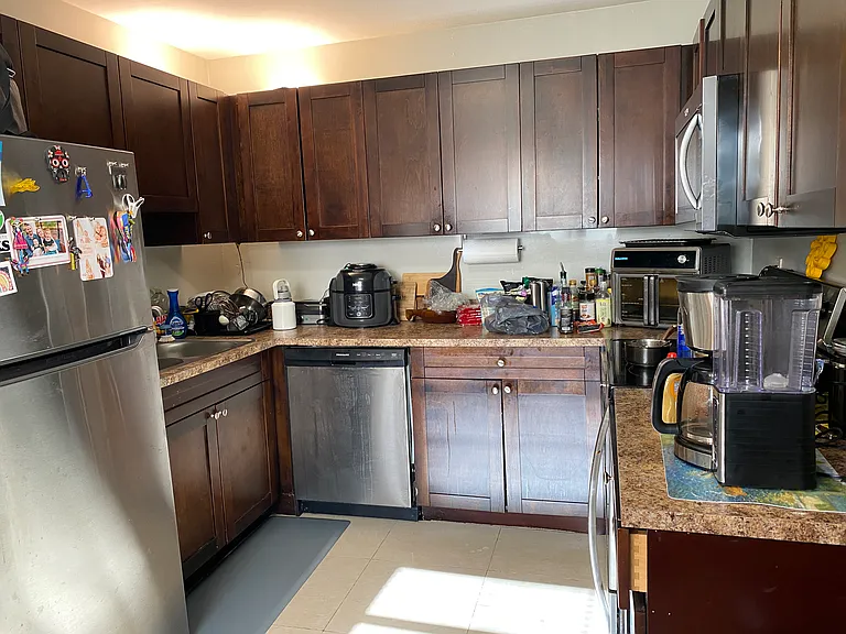 SW 31st St — Photo 5