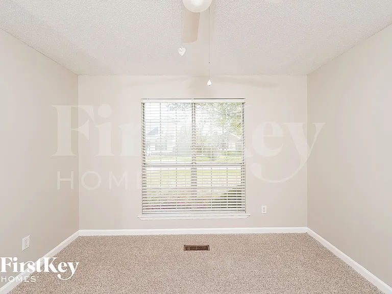 6768 Crossbrook Ln — Photo 11