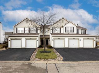 2843 Falling Waters Dr, Lindenhurst, IL 60046