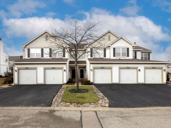 2843 Falling Waters Dr, Lindenhurst, IL 60046